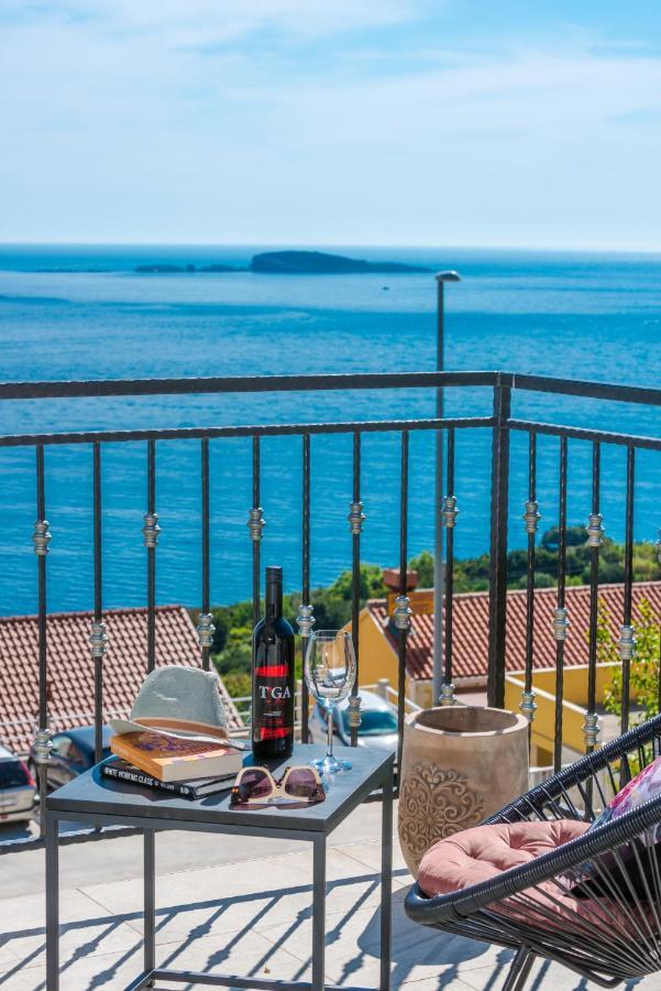 Golden Seaview Holiday Home Mlini Exterior photo