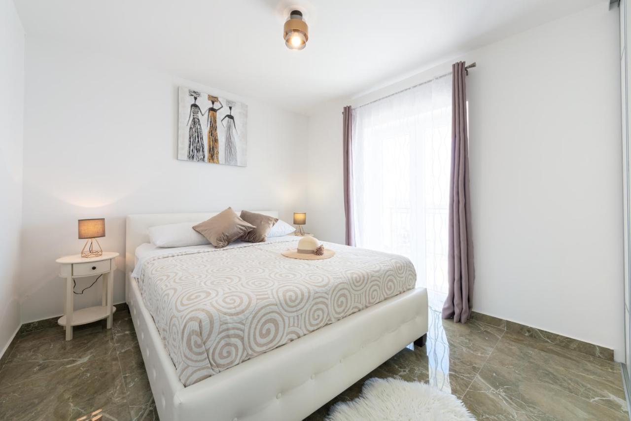 Golden Seaview Holiday Home Mlini Exterior photo