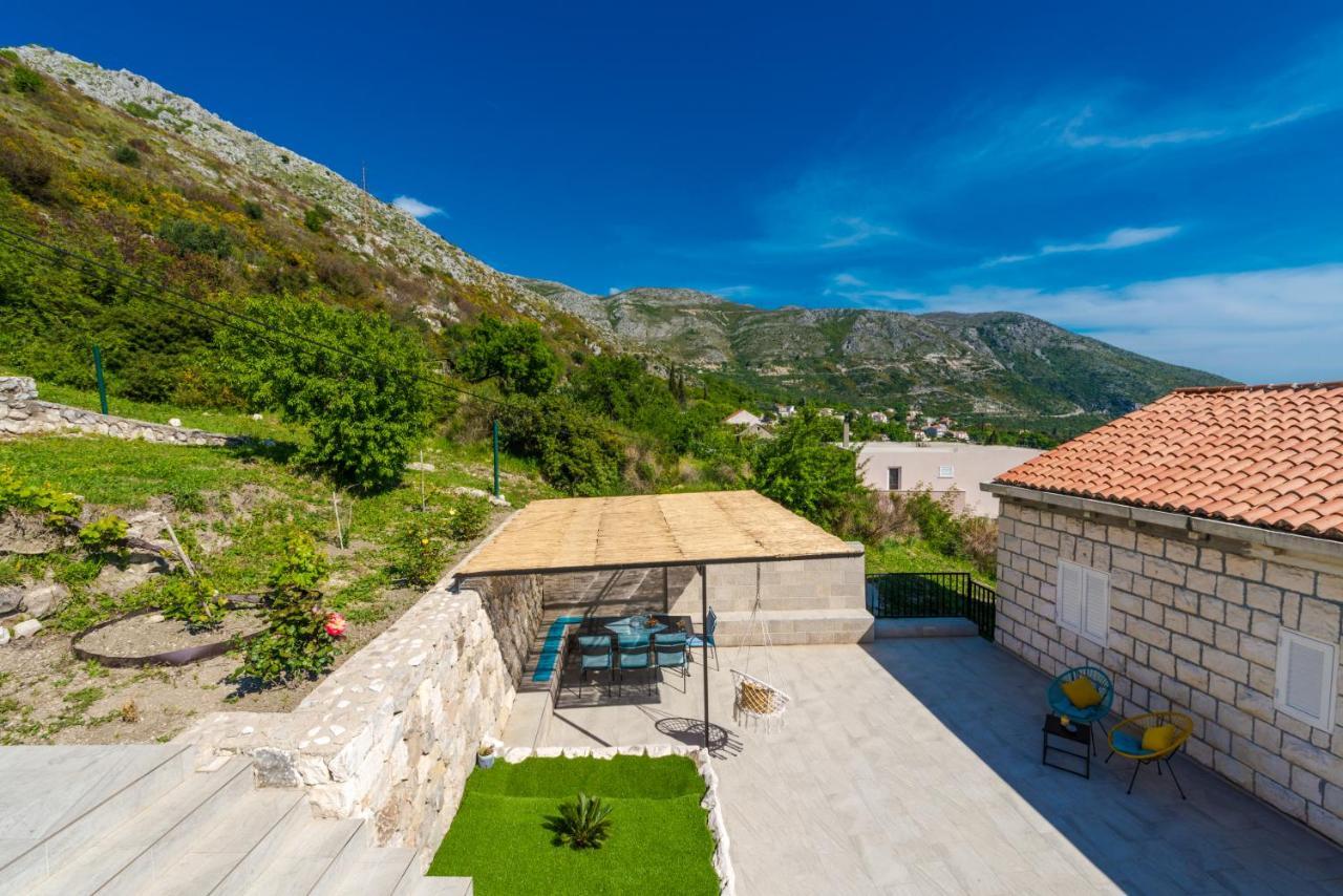 Golden Seaview Holiday Home Mlini Exterior photo